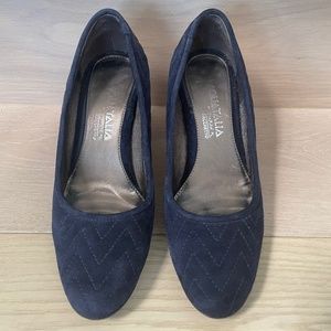 Aquatalia Navy Blue Quilted Suede Women's Block Heels Size 5